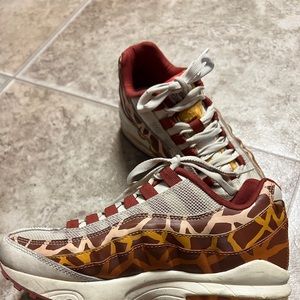Nike girls tennis shoes